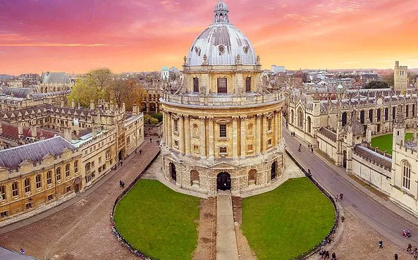 2021英国最具人气大学排行榜!这几所无敌了