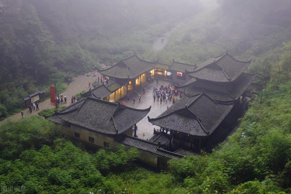 自驾游武汉到成都，2869公里大环线，三峡张家界桃花源尽在其中
