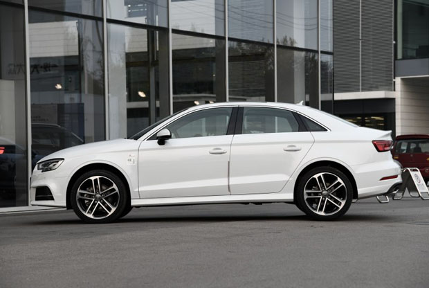 最便宜BBA！宝马奥迪14万，奔驰21万，网友：奔驰凭啥贵7万