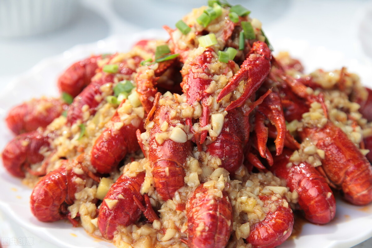 蒜香小龙虾的做法（蒜香浓郁超美味虾快来试试）