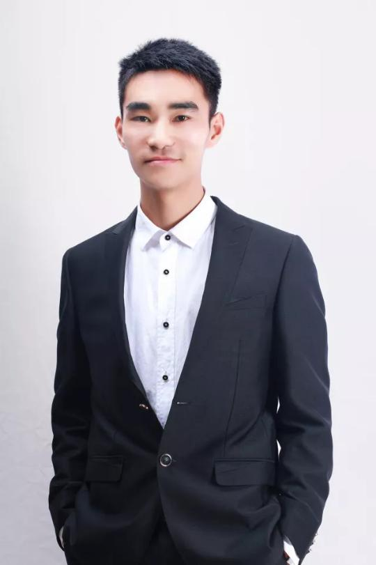 来最美大学，接受最好教育，成就最美人生！志愿填报选择武汉大学，就现在！