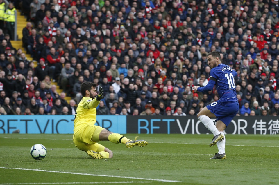 埃弗顿有意引进巴萨边锋马尔科姆（转会通：皇马1.06亿镑报价阿扎尔 埃弗顿有意签下巴萨边锋马尔科姆）-趣拿体育