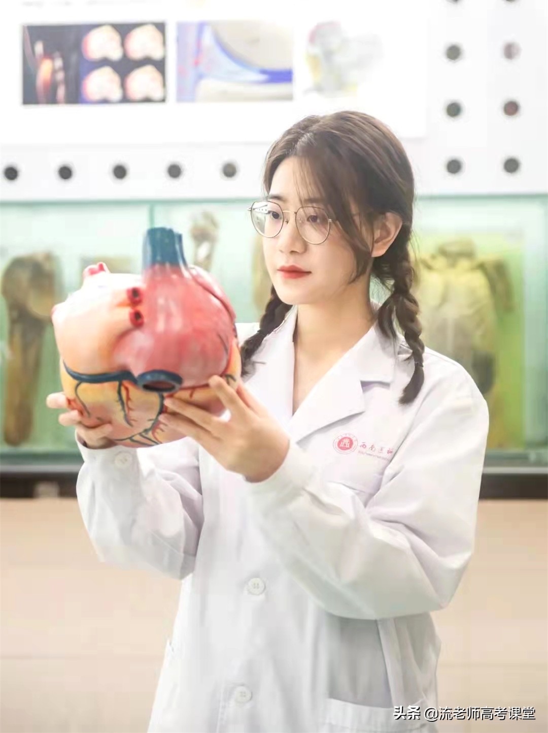 西南医科大学学霸黄露玲，貌美如花气质佳，获得9所名校保研资格