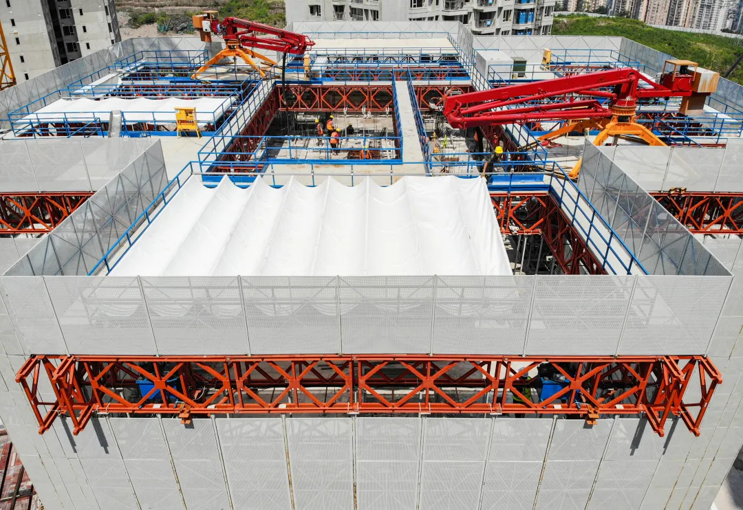 三局“智”造！国内首台“住宅造楼机”80分钟顶升一层楼 - 液压汇