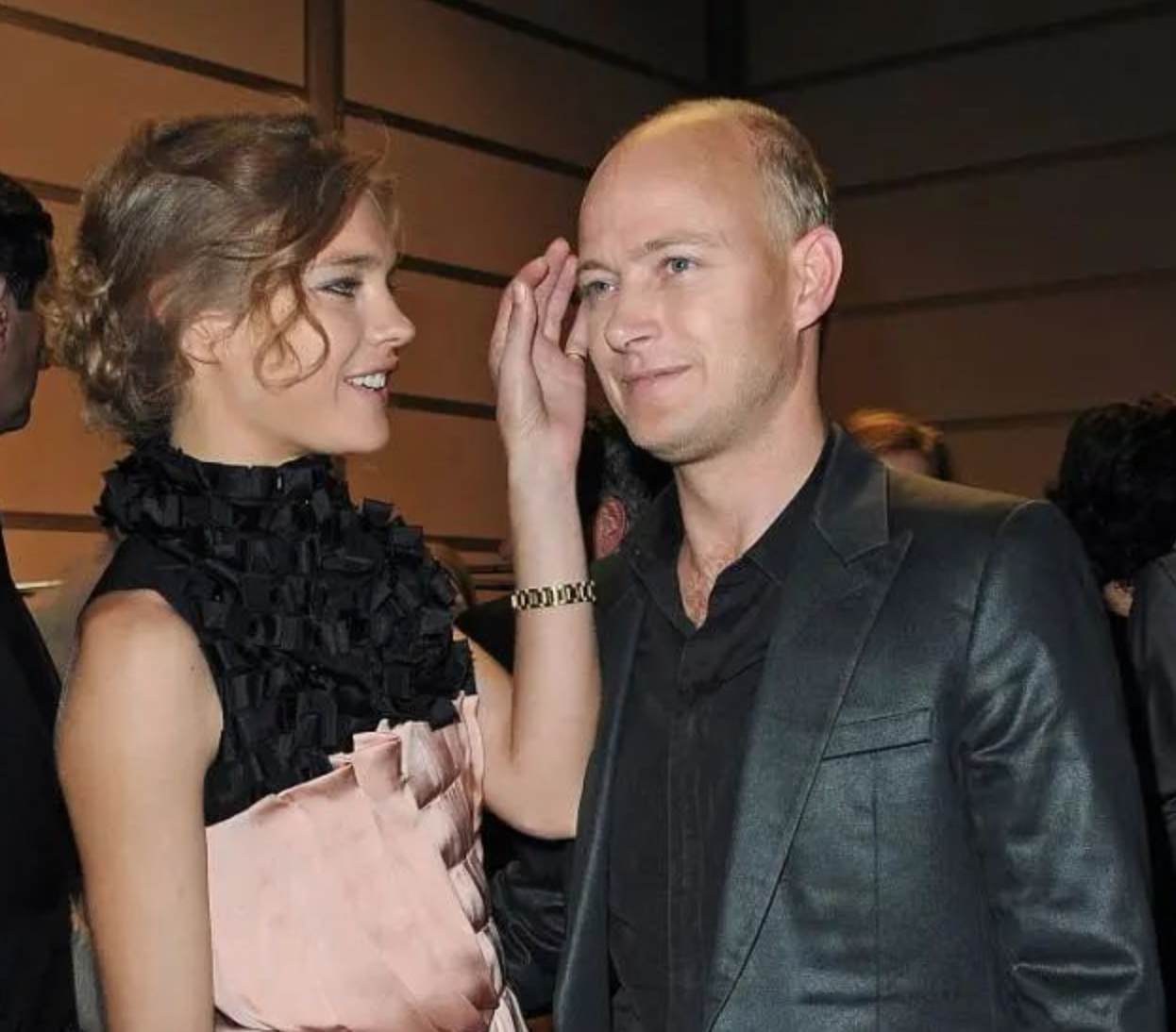 世界杯法国夺冠水果娜(水果娜:2岁被抛弃,29岁离婚,38岁带5娃和lv太子