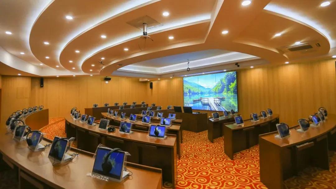 2021年大连外国语大学高级翻译学院夏令营招生简章