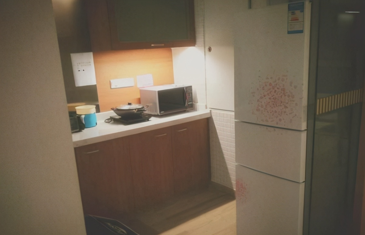 我国很豪华的几所大学宿舍，海景房配落地窗，很多学生都不想毕业