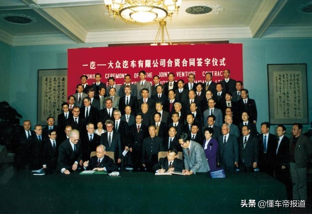 观察｜30岁的一汽-大众，拿什么追赶特斯拉？