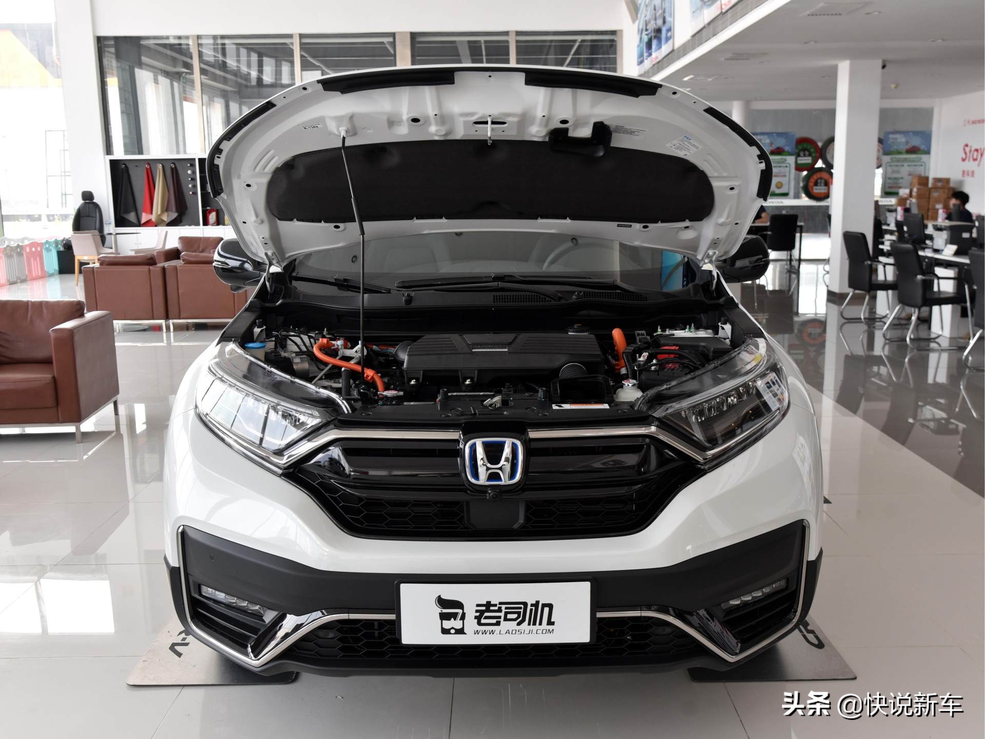 黑色套件上身，实用且耐用，油耗低于途观L，实拍本田CR-V