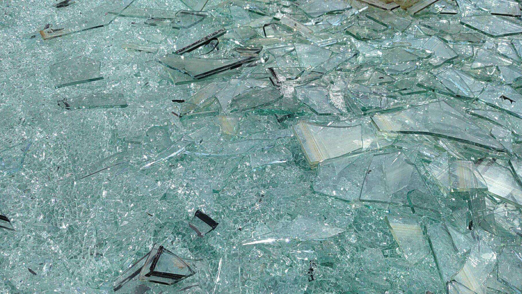 废旧玻璃粉碎后的收益到底有多大？利润可观吗？