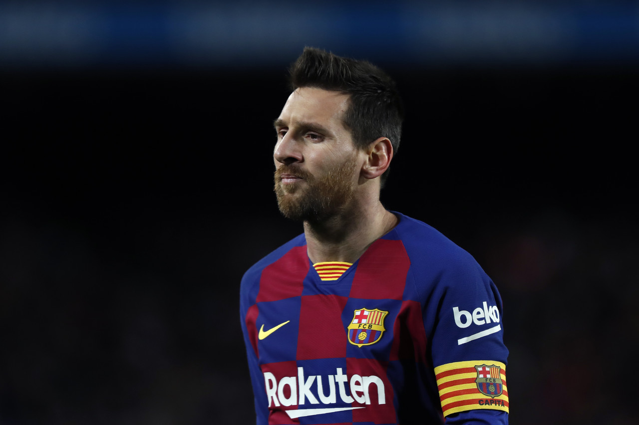 德容上半场直接参与5次射门(饼王!