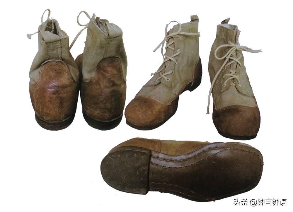 ͼ˵�ֻ��վ�½���ĵ���װ����Ь��