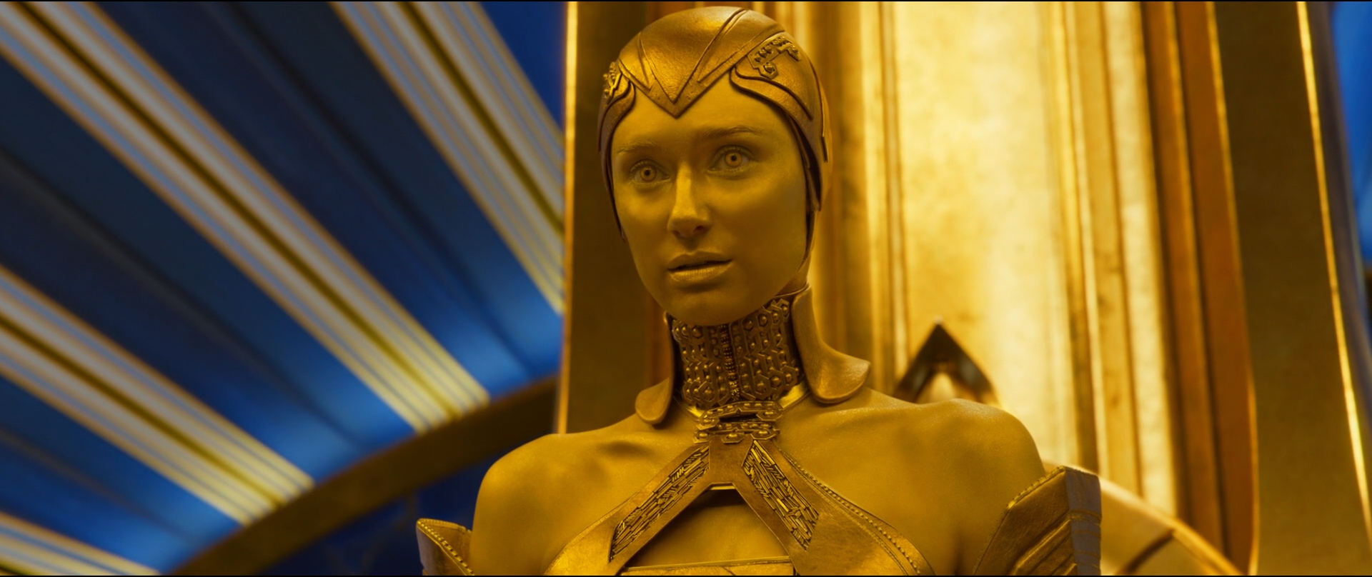 比如《银河护卫队2》,她饰演索维林族的阿耶莎大祭司,和星爵就造人