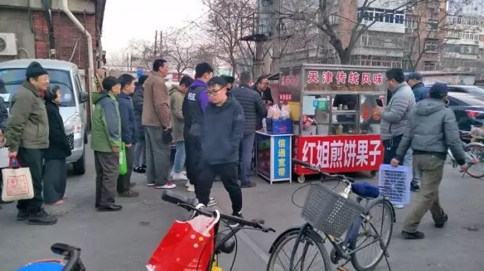 煎饼馃子，三酱一配菜，在天津错一步就是“邪教”