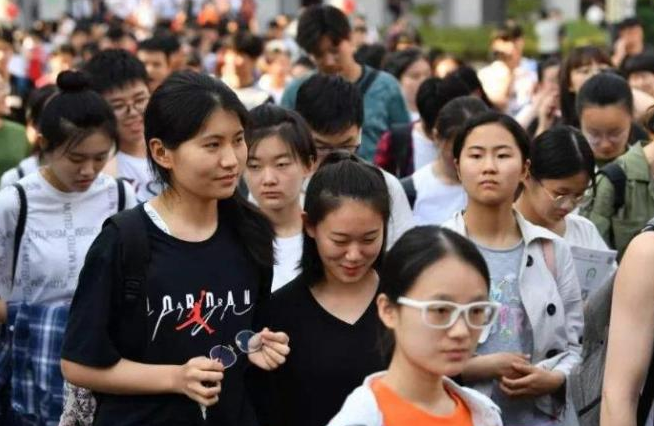 2021年高考难度系数到底多大？考生说出内心真实想法，让人很心疼