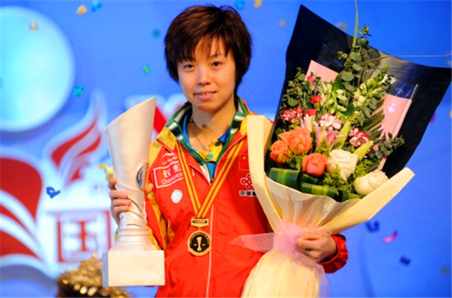 张怡宁拿过几次亚运会冠军(张怡宁:唯一银牌自己收藏,自己的金牌给