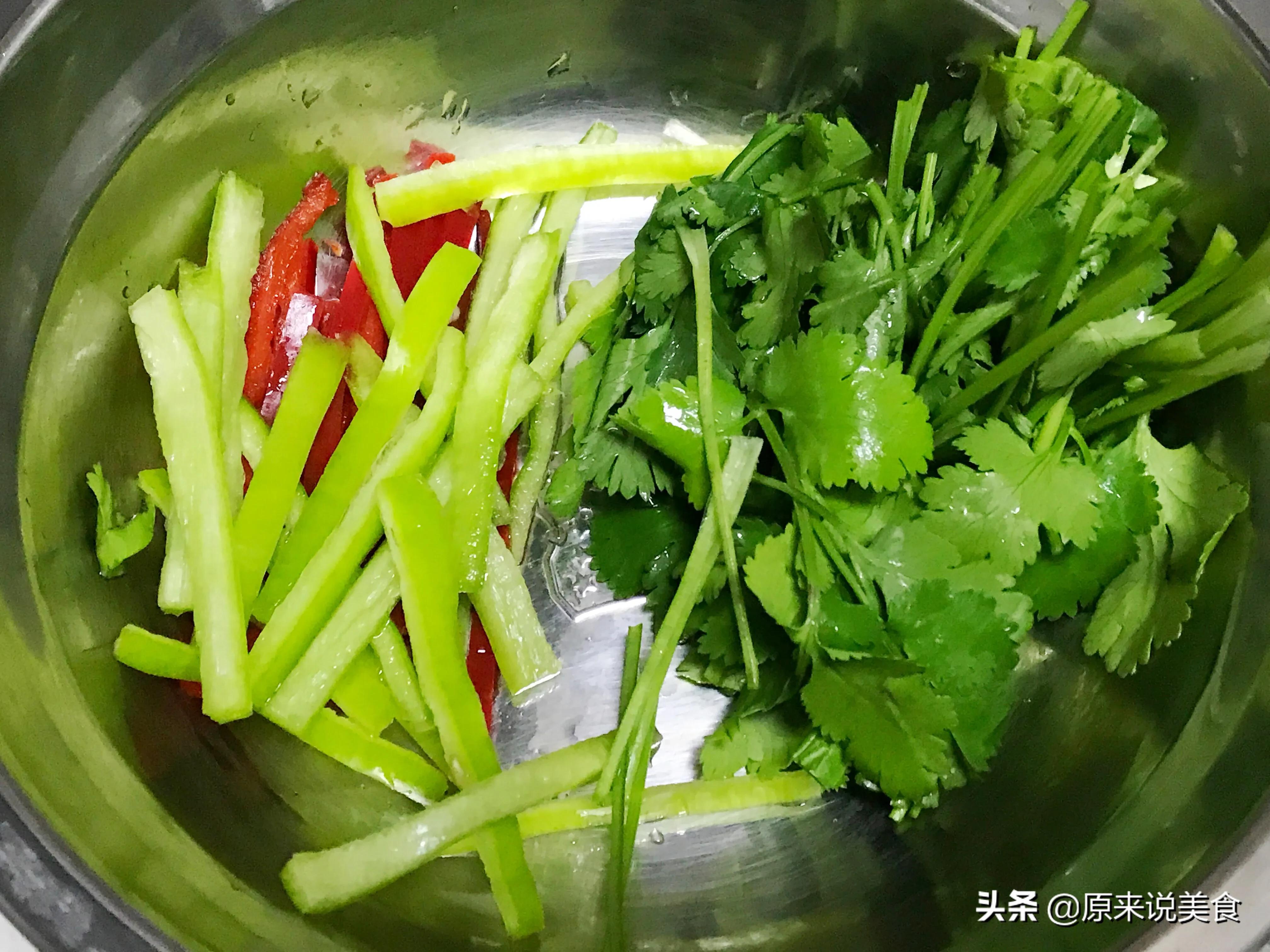 凉拌洋葱在家怎么做好吃？这3个诀窍学会了，做出来不比饭店差