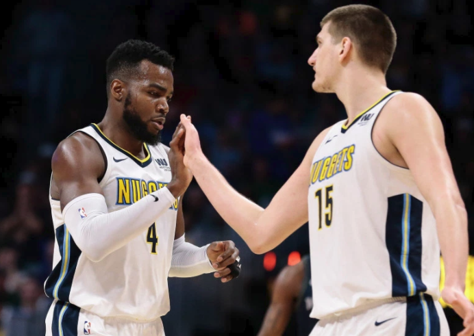 nba球员为什么体力这么好（行走的“五花肉”，约基奇身材如此胖，为何体力却非常好？）