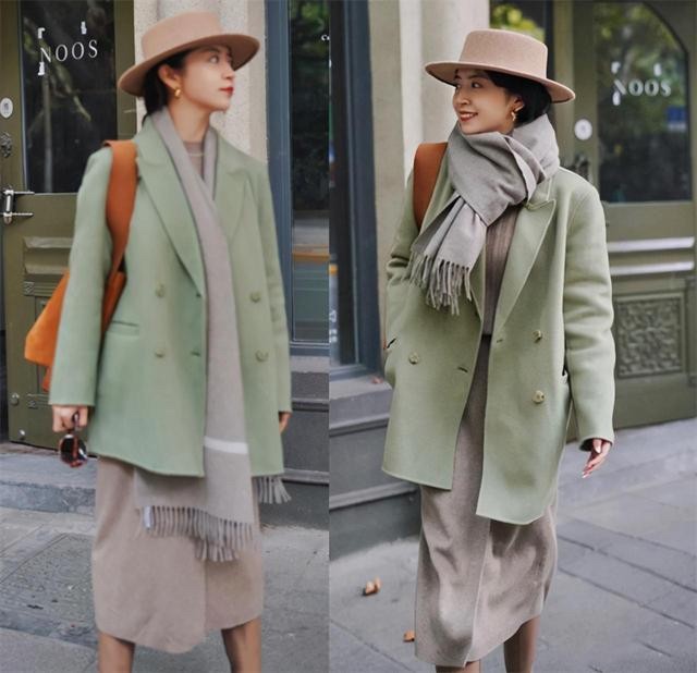 冬季搭配要会用“配饰”，各色围巾巧妙运用，秋冬时髦感倍增