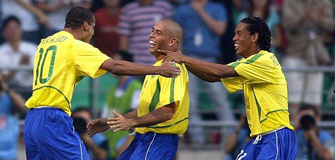 巴西足球队最巅峰的时候(重说经典之2002年英巴大战：小罗惊艳出世，韩日世界杯唯一名局)