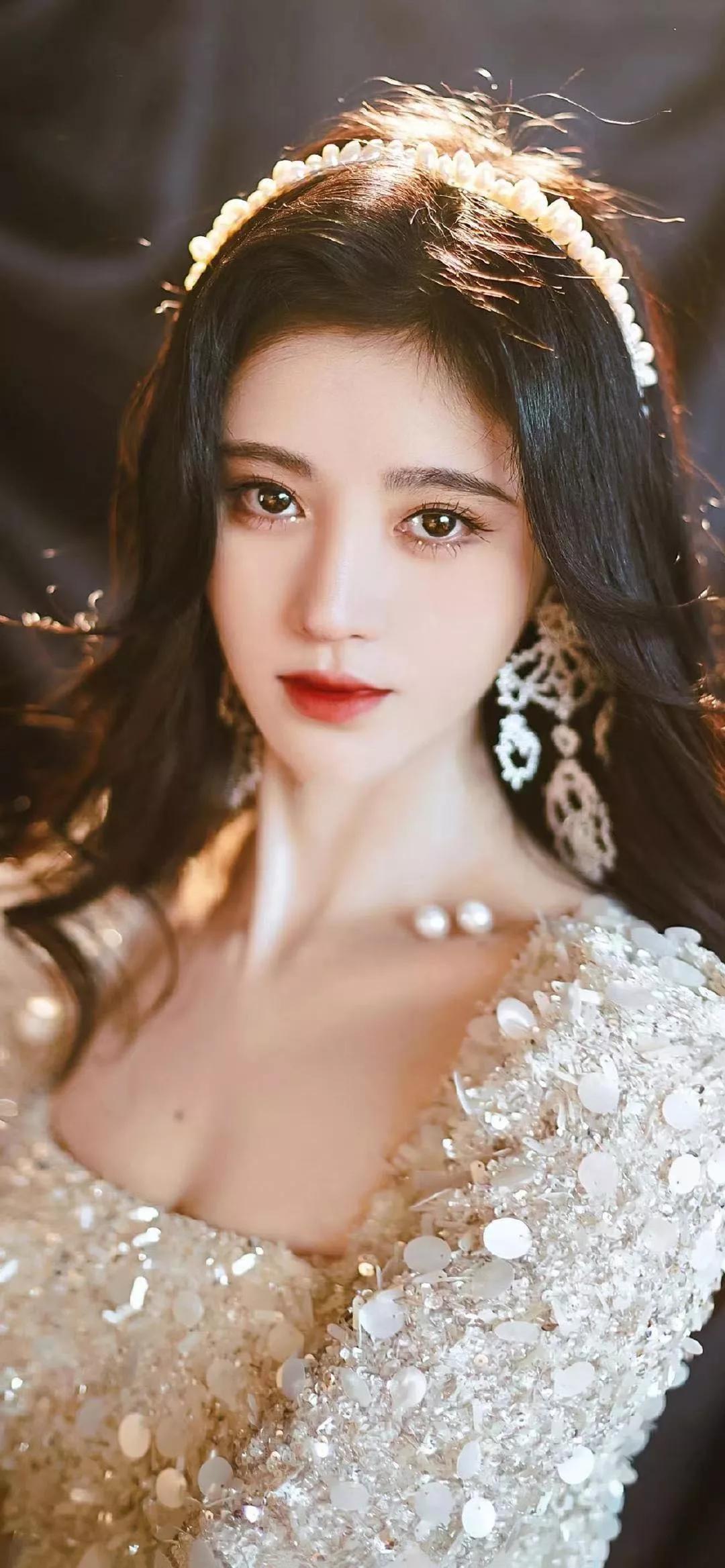 娱乐圈的水有多深？明星咖位决定红毯待遇，杨紫、鞠婧祎差距太大