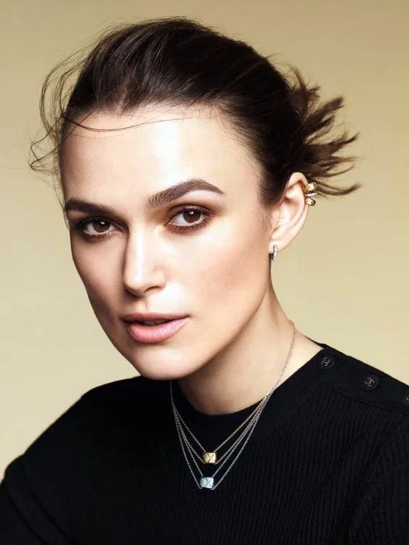 下巴翘面相 下巴往上翘是什么面相_达一风水网