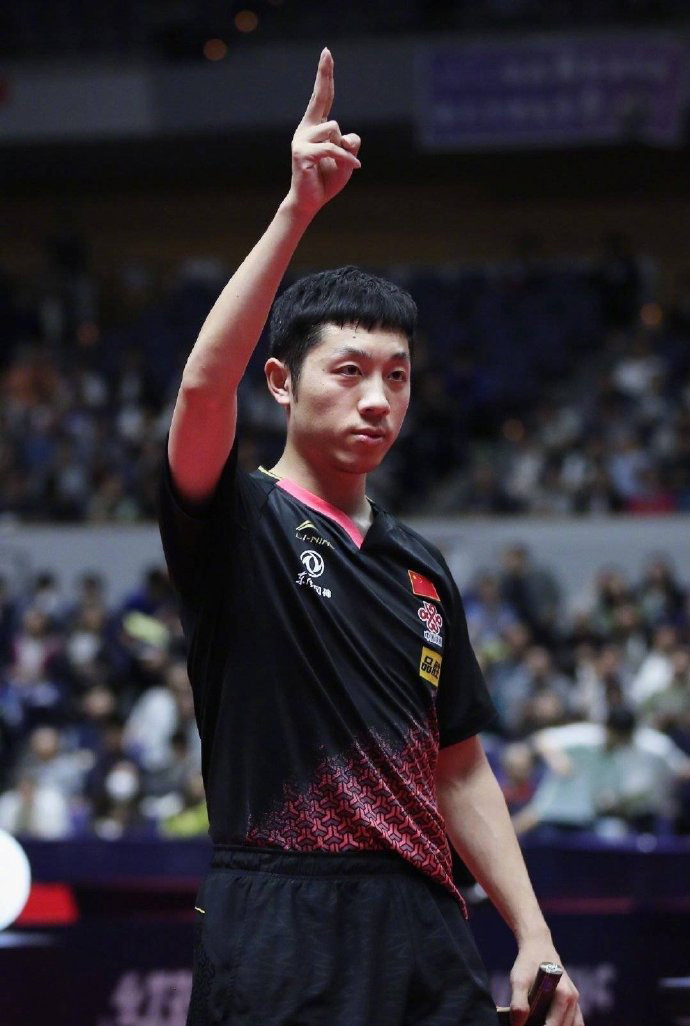 许昕是直板吗("黄金左手"许昕:国乒现役最后直板,一个把旋转玩到极致