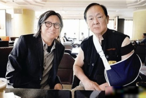 让谢贤爬去台湾见他，成龙向他求救，林青霞倒追，王羽究竟多厉害