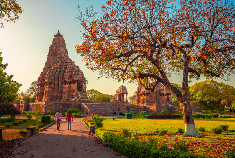 印度著名景点泰姬陵泰姬陵不但是印度而且是世界闻名的名胜