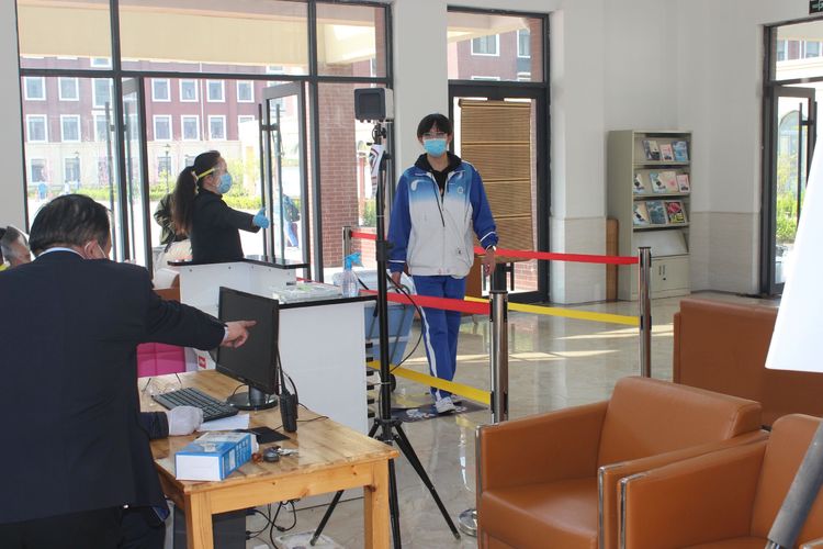 潍坊新纪元学校：开学啦！春暖花开，少年归来！