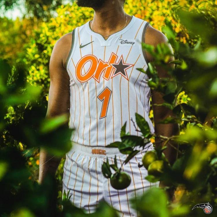 nba有哪些球隊有短袖版球衣（NBA球員上身：新賽季城市版球衣，獨行俠和猛龍隊很帥）
