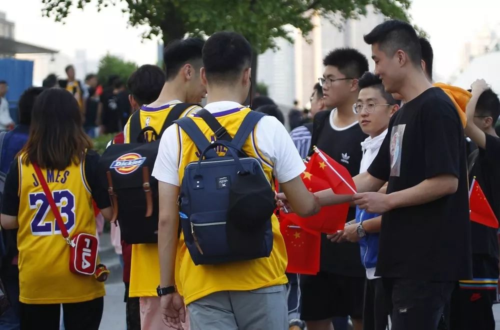 上海为什么一直有nba赛（史上最诡异的中国赛终究还是打响了，可明年我们还会再见吗？）