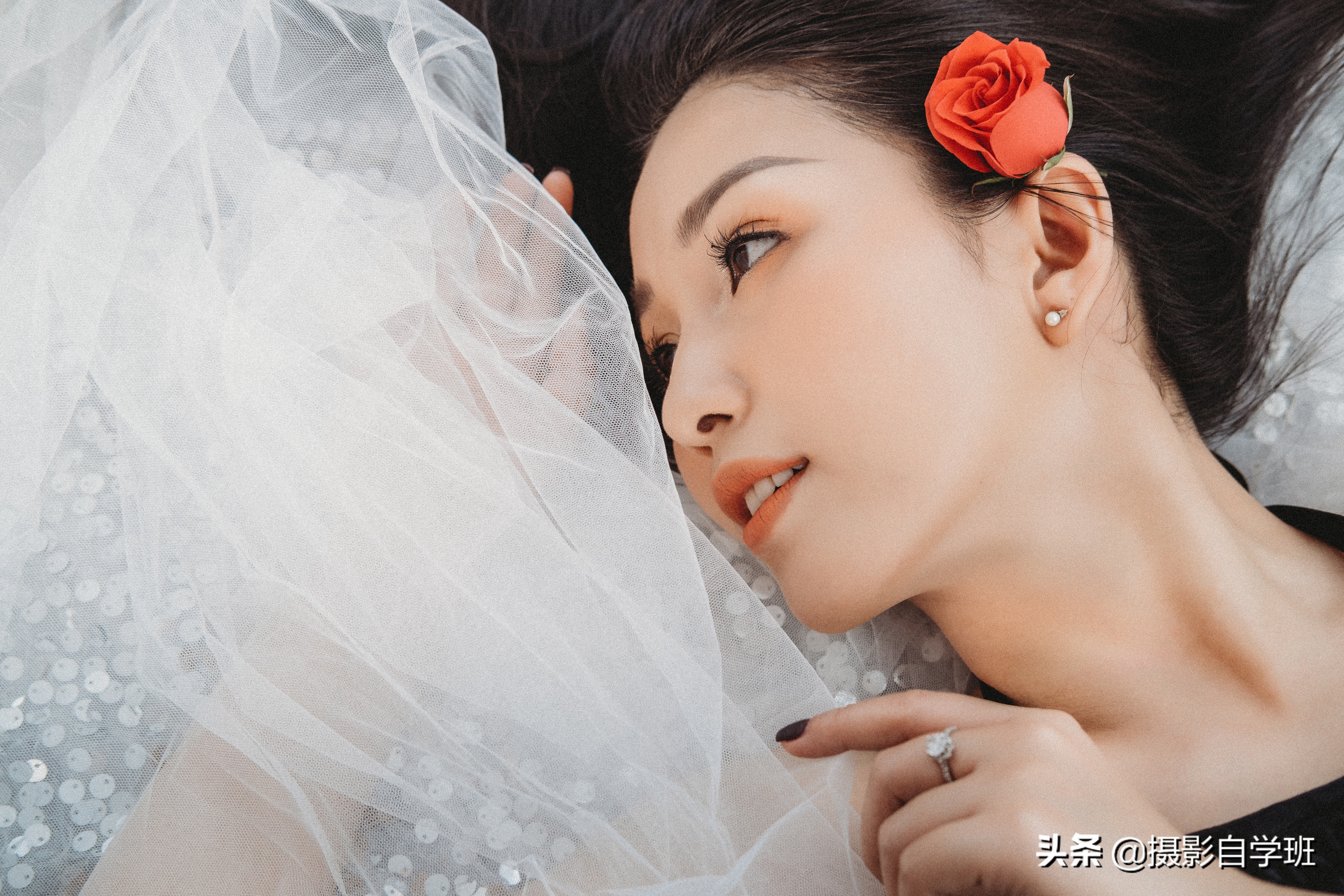 照片镜像翻转技巧：如何轻松修出完美对称效果