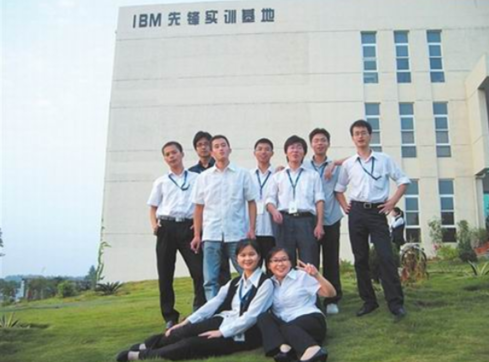 高考落榜的曹晓洁：复读385分读专科，没毕业就被3家跨国公司争抢