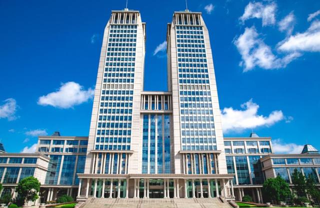 2021文科类高校排行榜公布，复旦大学排名第三，榜首实至名归