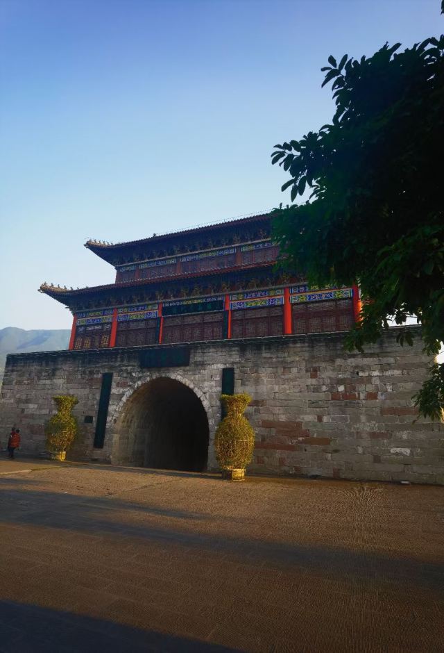 从武汉到重庆穿越两坝七城十大风景名胜，美维凯珍号游轮8日游