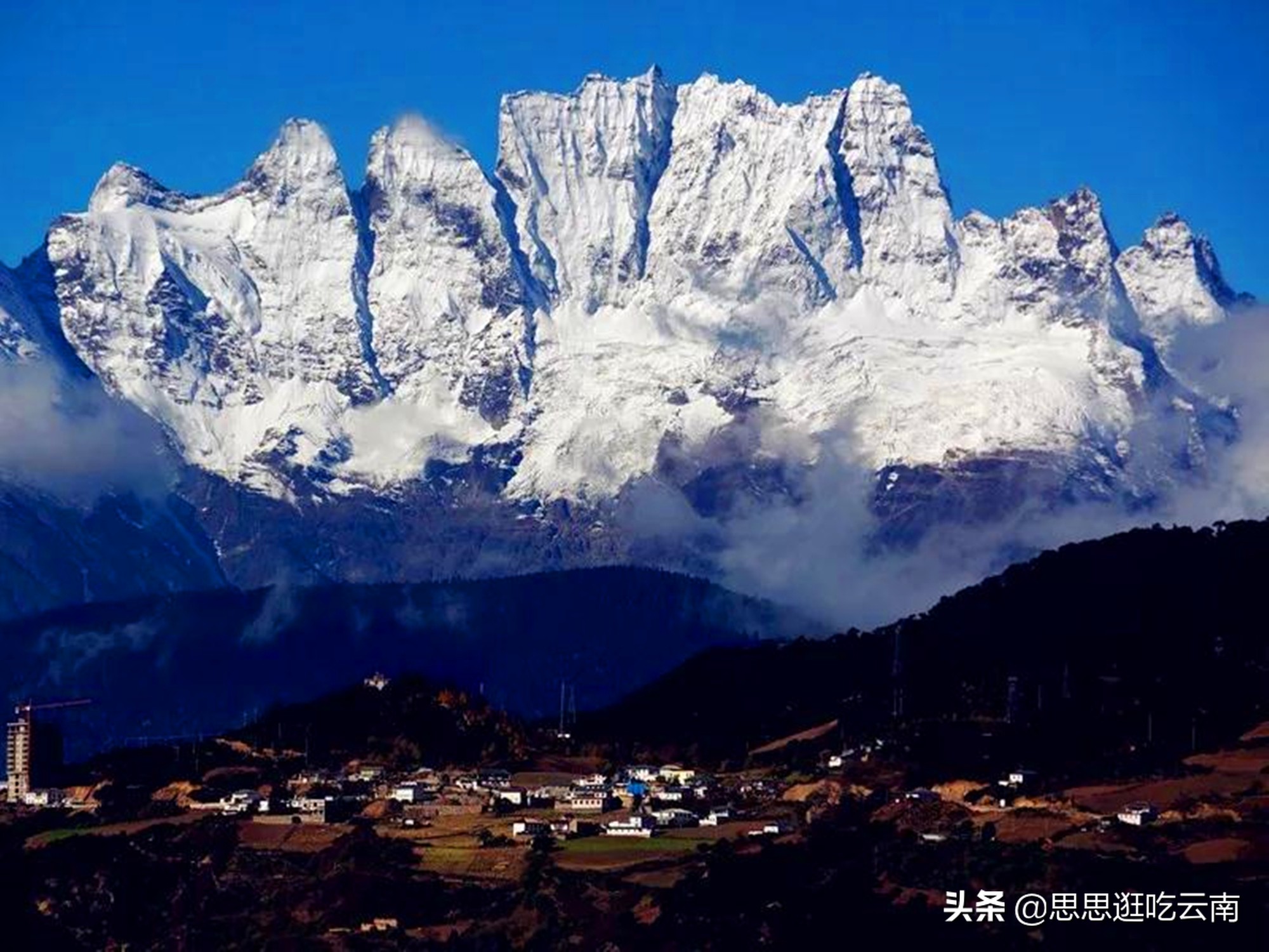 香格里拉有什么好玩的(香格里拉的一处秘境，可以躺着看雪山的地方，一生必须走一次)