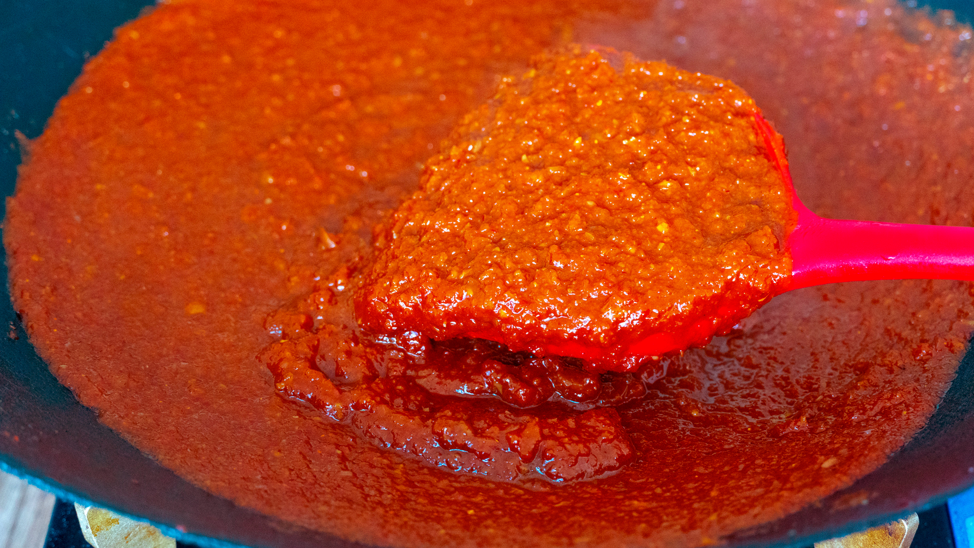轻松制作韩式辣酱，掌握这个比例和技巧，甜中带辣，30天也不会坏