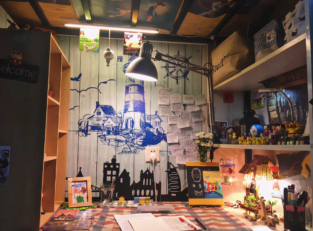 大学宿舍的“花样”装扮，00后的想法新奇，布置的温馨惹人羡慕