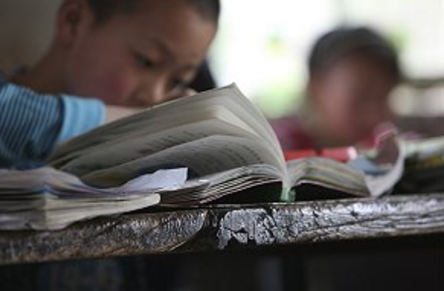 3年前那个走4.5公里山路上学，满头冰花的男孩，如今过得怎么样？