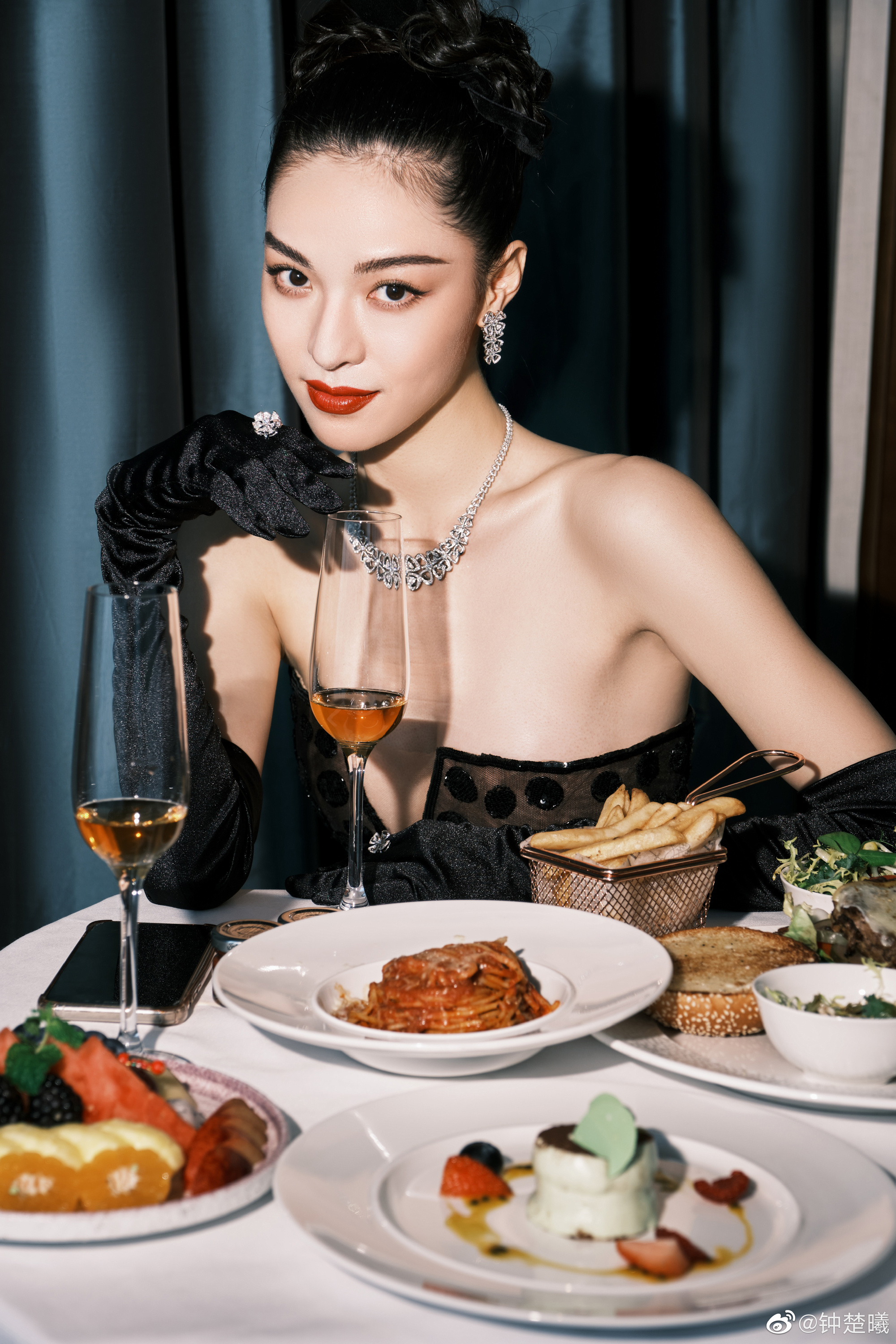 百次赞颂不腻，她美丽依旧如初