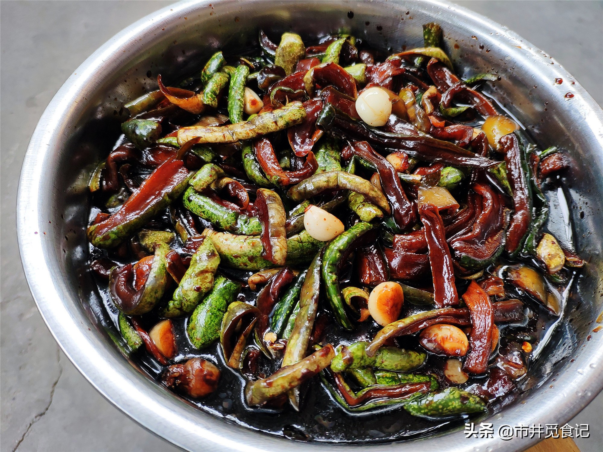 奶奶用了30多年的腌黄瓜配方，一次腌20斤，嘎嘣脆，咸香特好吃