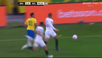 内马尔过人集锦高清（内马尔疯狂表演：18次成功过人！遭对手凶狠飞铲，连滚4圈）