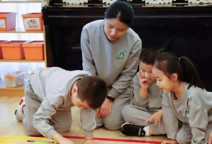 学前教育专业除了当幼儿园老师，还有别的出路，毕业生应提早准备