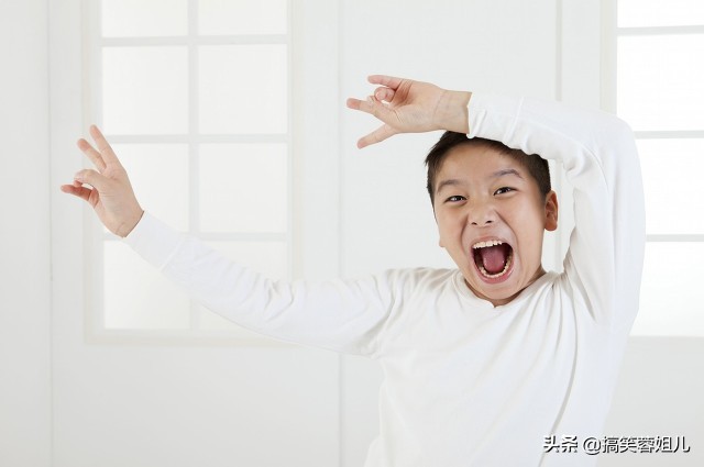 笑话大全笑到肚子疼超级爆笑，这8个小段子让人笑得肚子疼