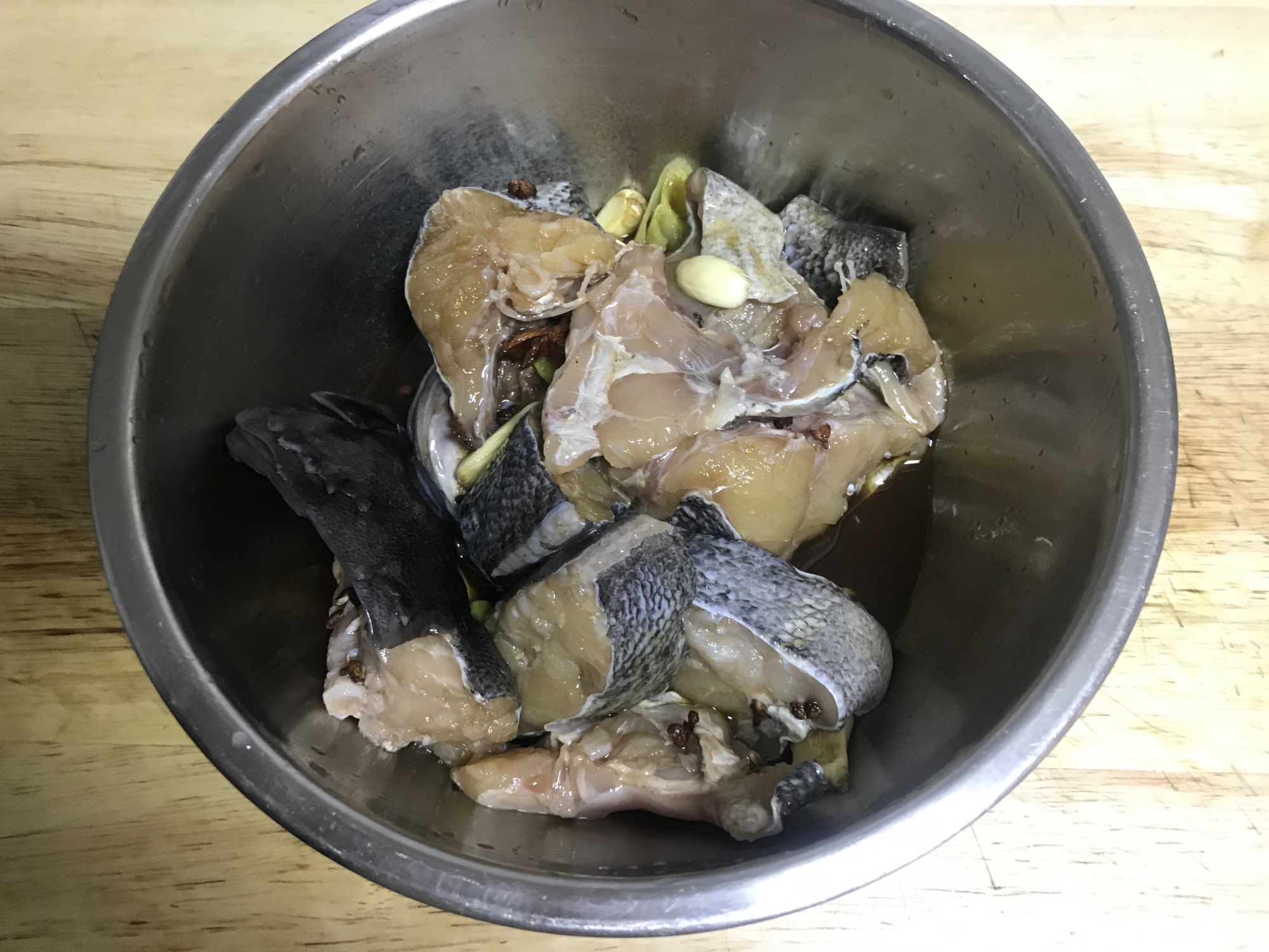 图片[3]-【酱焖黑鱼】做法步骤图 肉多刺少还便宜 炖一锅鲜美又滋补-起舞食谱网