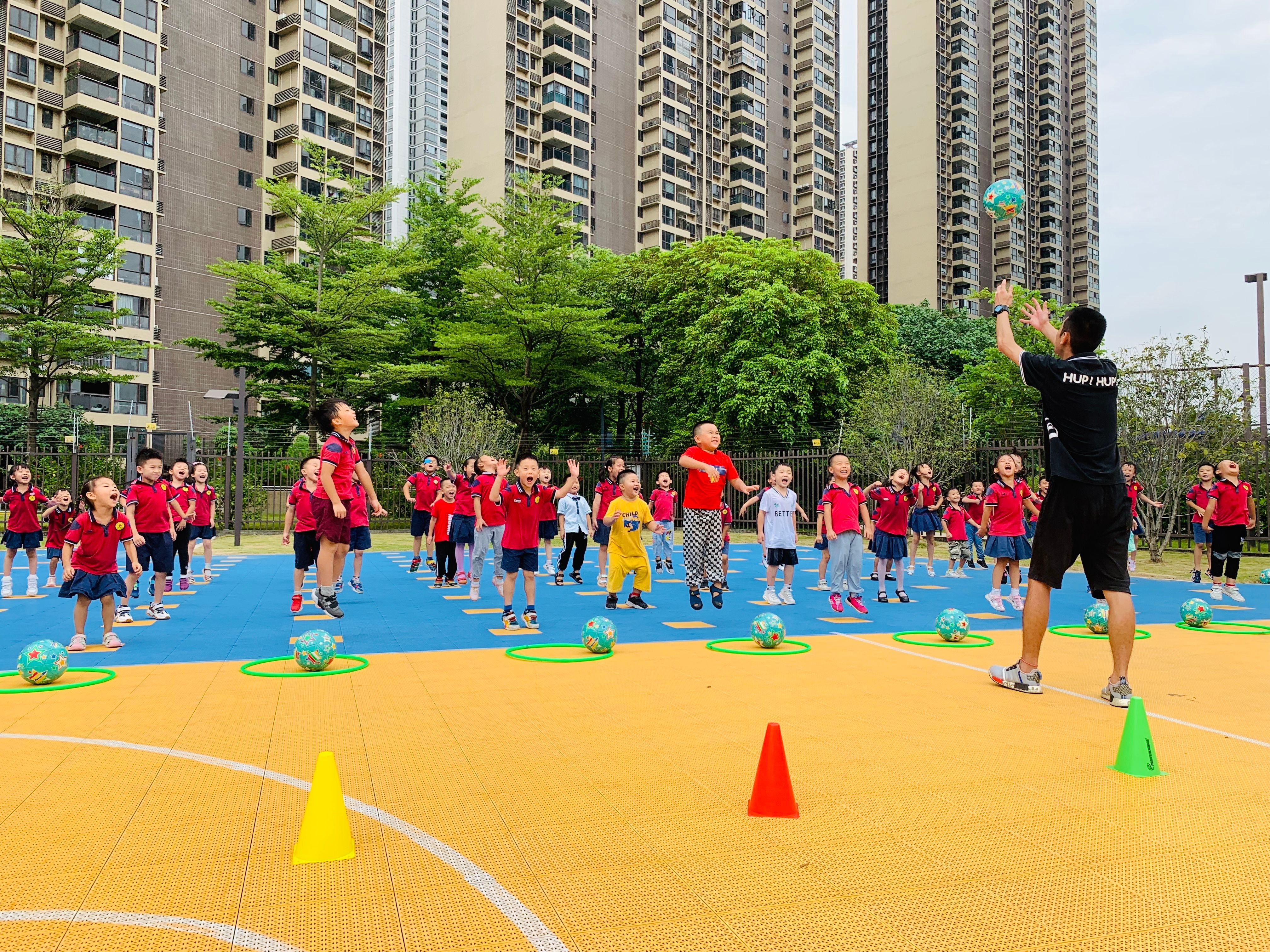 幼儿足球教案小班(派迪茵：收藏！全国足球特色幼儿园公布，幼儿园如何开展足球课？)