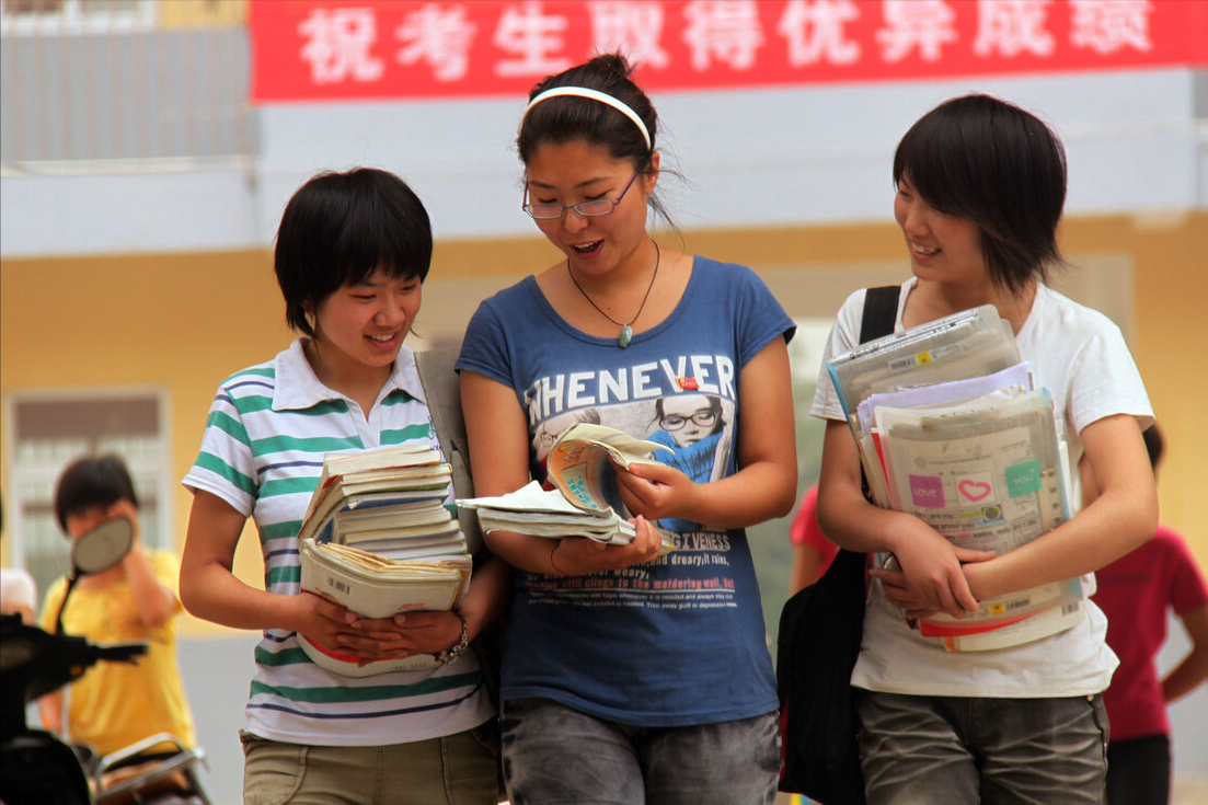 大学入党容易吗（大学生入党又添）