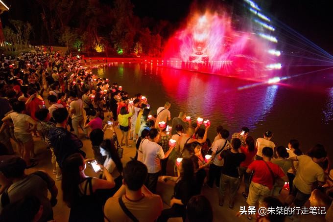 这是什么庆祝方式(傣族泼水节除了泼水之外，还有其他庆祝方式，参加过也不一定知道)