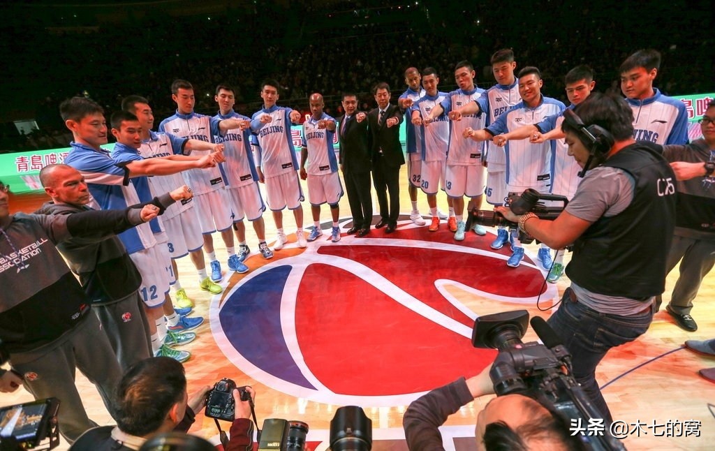 首钢体育馆修建于哪一年（北京首钢五棵松魔鬼主场，CBA万人馆新时代）